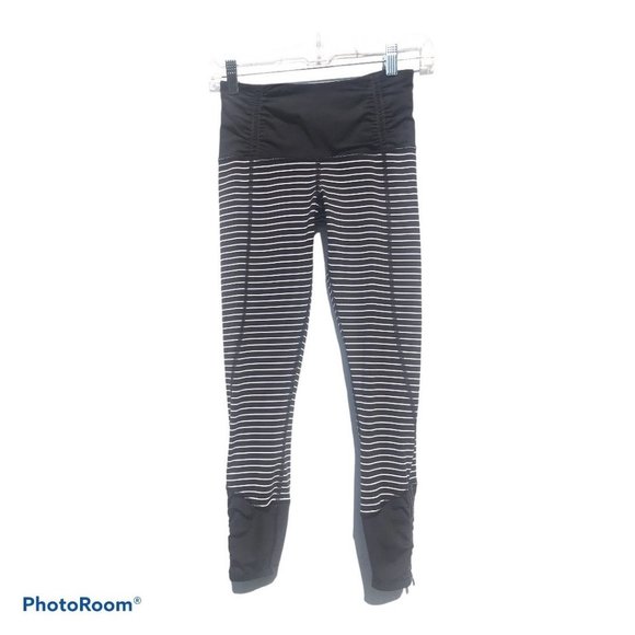 Lululemon Runday Parallel Stripe Black Crop pant 2 run day - Picture 8 of 8